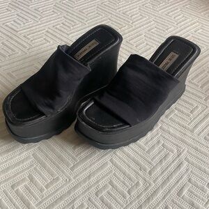 Vintage Steve Madden platform sandals